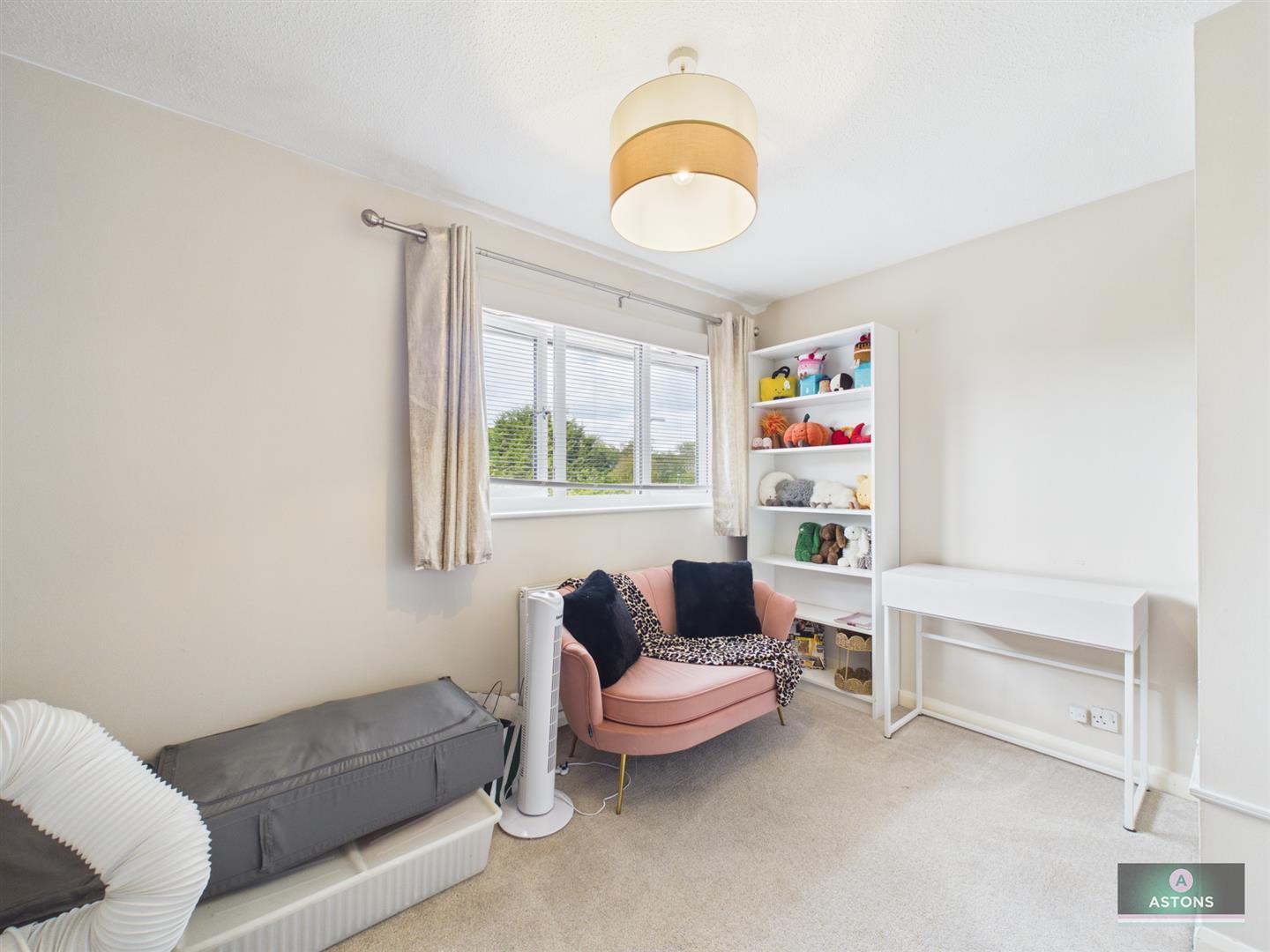 Prestwick Close, Ifield, Crawley Image 9