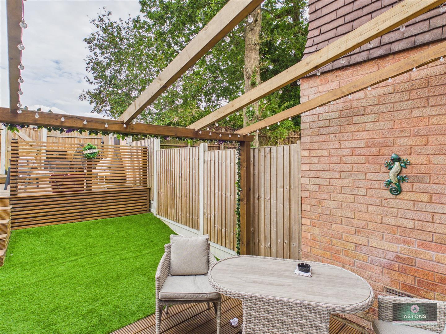 Prestwick Close, Ifield, Crawley Image 12