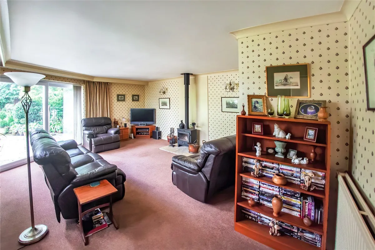 Glenwood Road, West Moors, Ferndown, Dorset, BH22