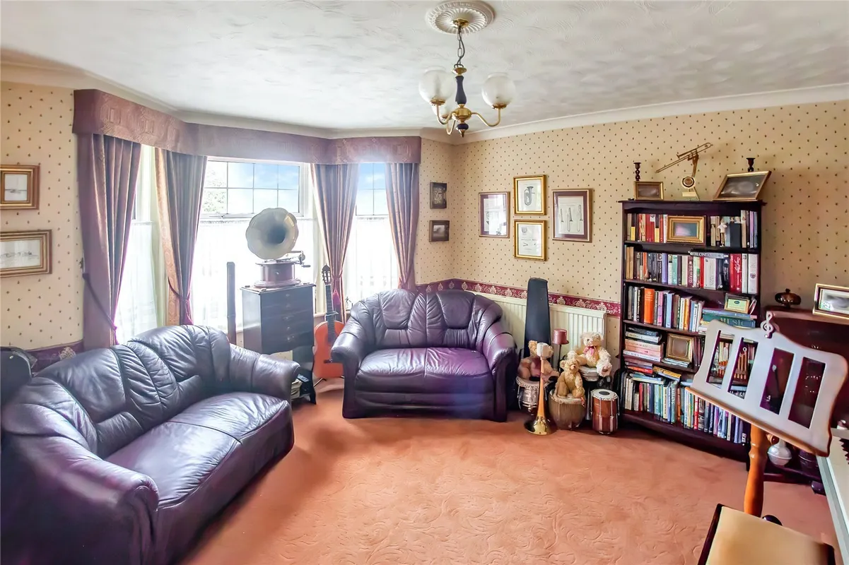 Glenwood Road, West Moors, Ferndown, Dorset, BH22