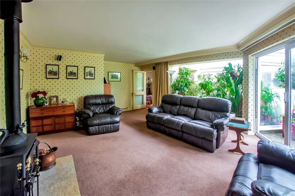 Glenwood Road, West Moors, Ferndown, Dorset, BH22
