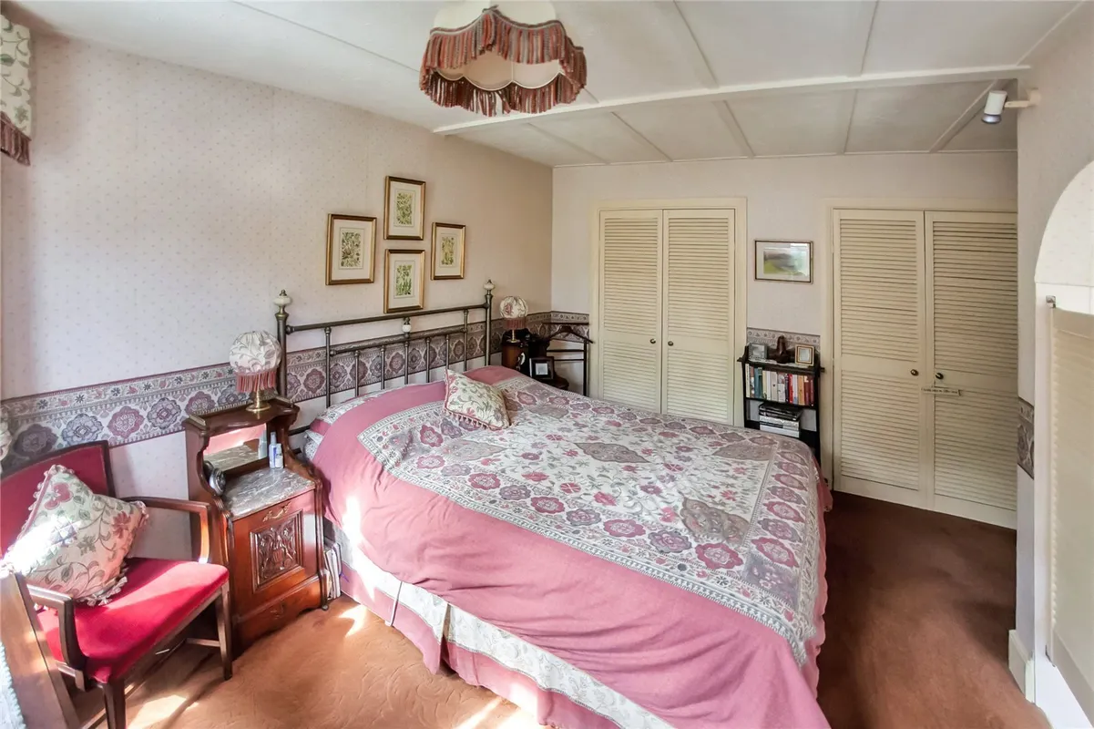 Glenwood Road, West Moors, Ferndown, Dorset, BH22