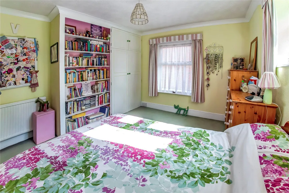 Glenwood Road, West Moors, Ferndown, Dorset, BH22