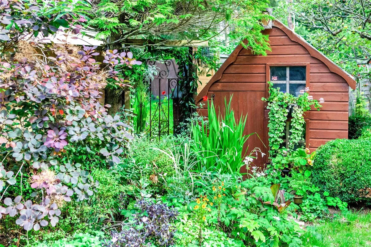 Glenwood Road, West Moors, Ferndown, Dorset, BH22