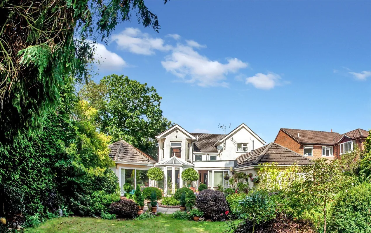 Glenwood Road, West Moors, Ferndown, Dorset, BH22
