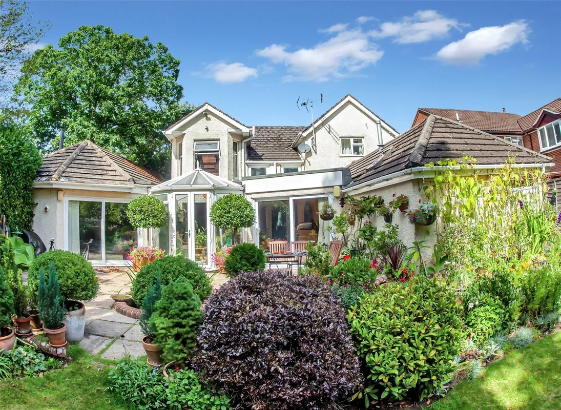 Glenwood Road, West Moors, Ferndown, Dorset, BH22