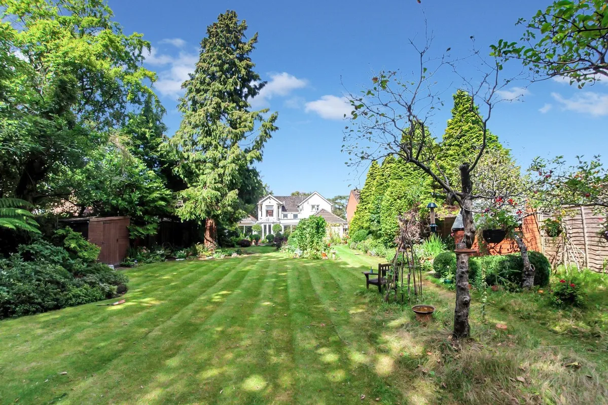 Glenwood Road, West Moors, Ferndown, Dorset, BH22