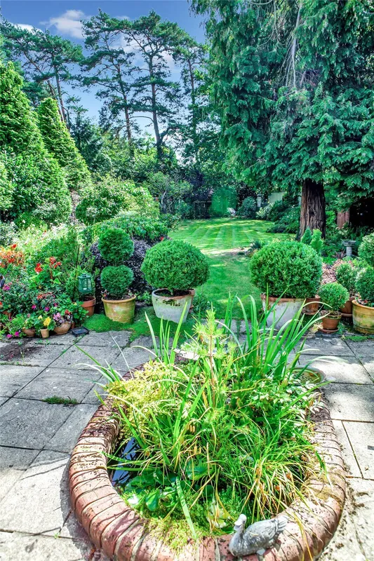 Glenwood Road, West Moors, Ferndown, Dorset, BH22