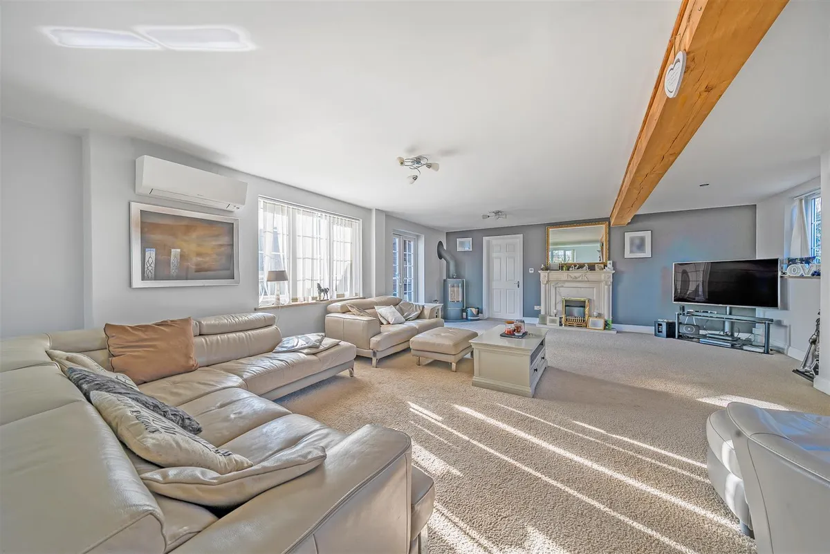 Price Range £1.2m-£1.25m | rural mid Kent