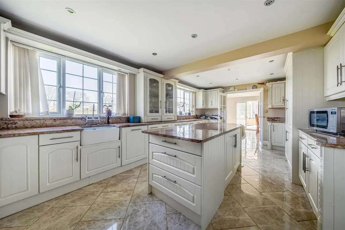 Price Range £1.2m-£1.25m | rural mid Kent