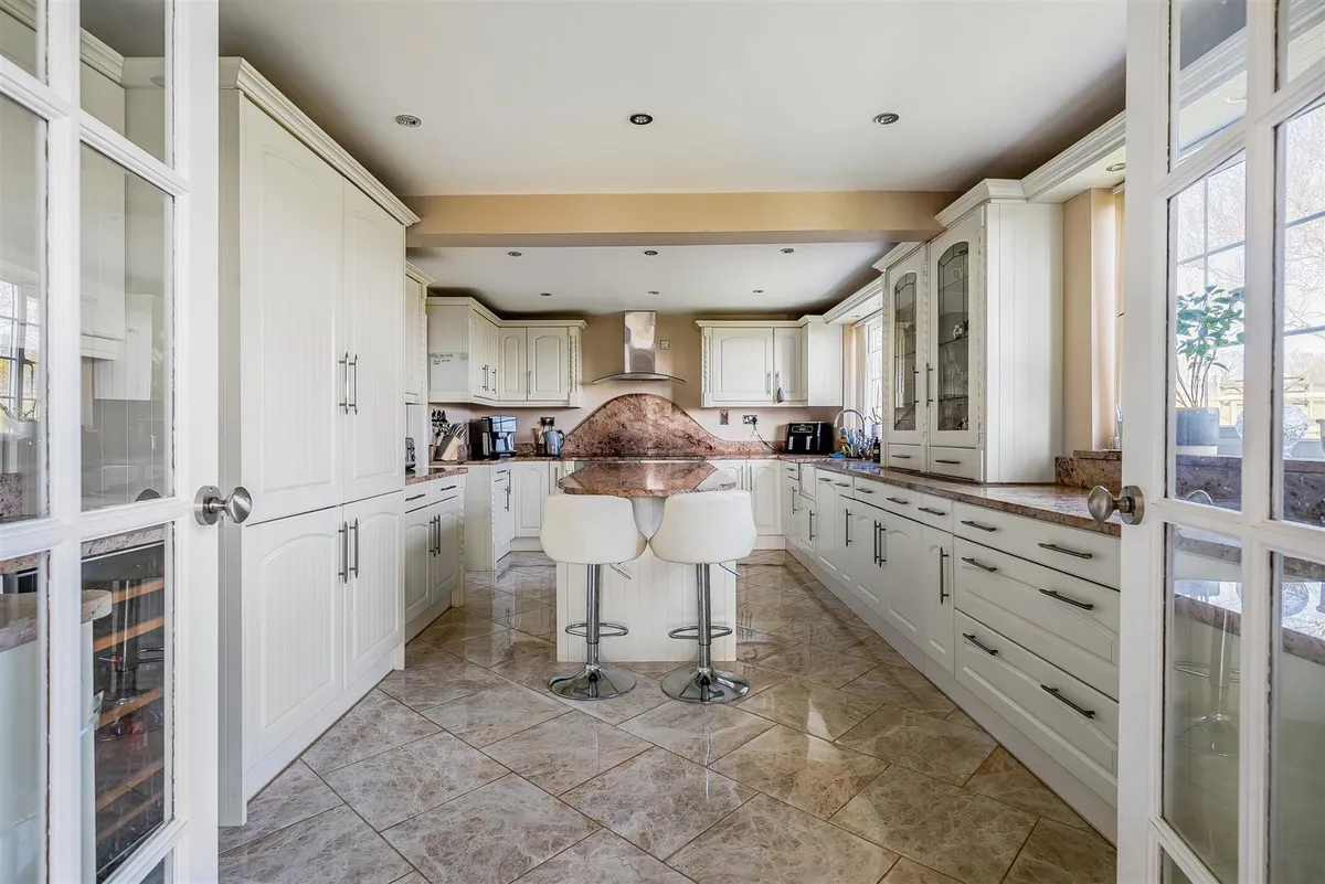 Price Range £1.2m-£1.25m | rural mid Kent