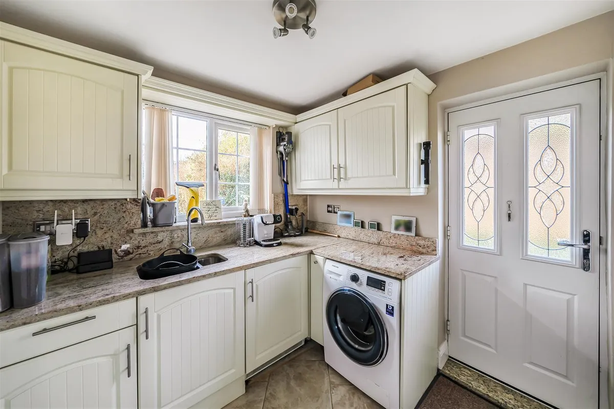 Price Range £1.2m-£1.25m | rural mid Kent