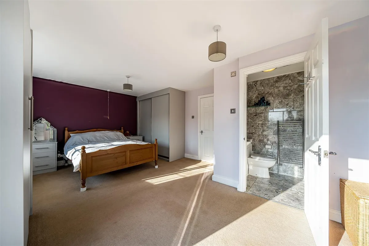 Price Range £1.2m-£1.25m | rural mid Kent