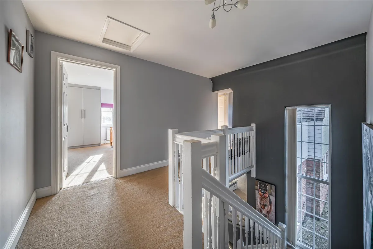 Price Range £1.2m-£1.25m | rural mid Kent