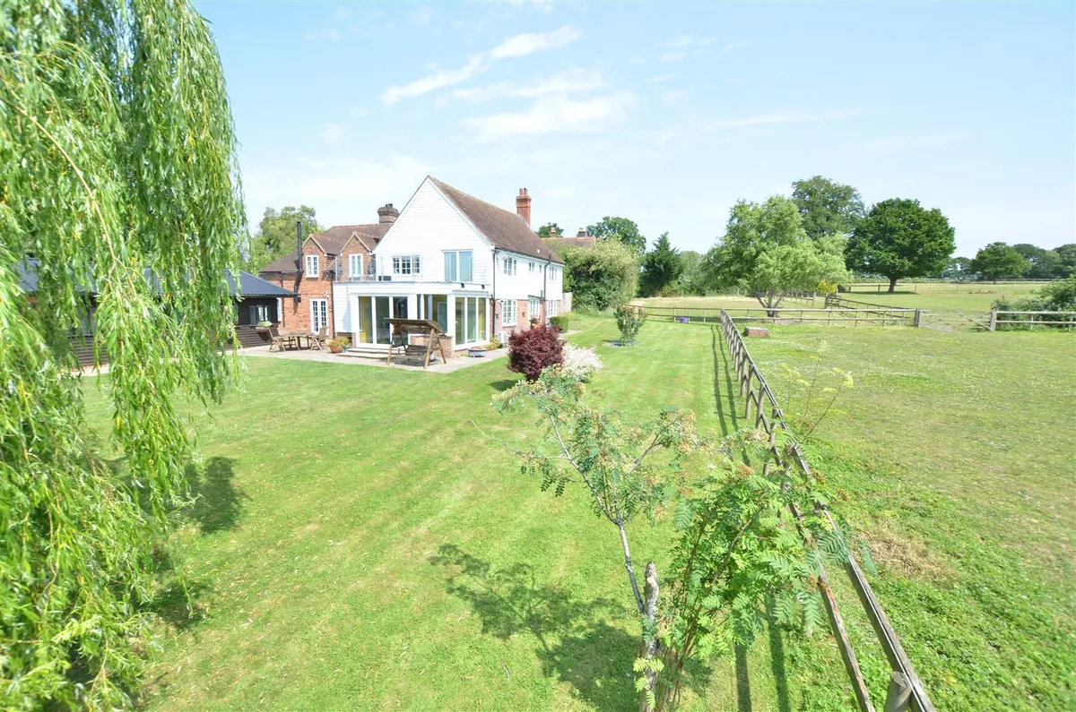 Price Range £1.2m-£1.25m | rural mid Kent