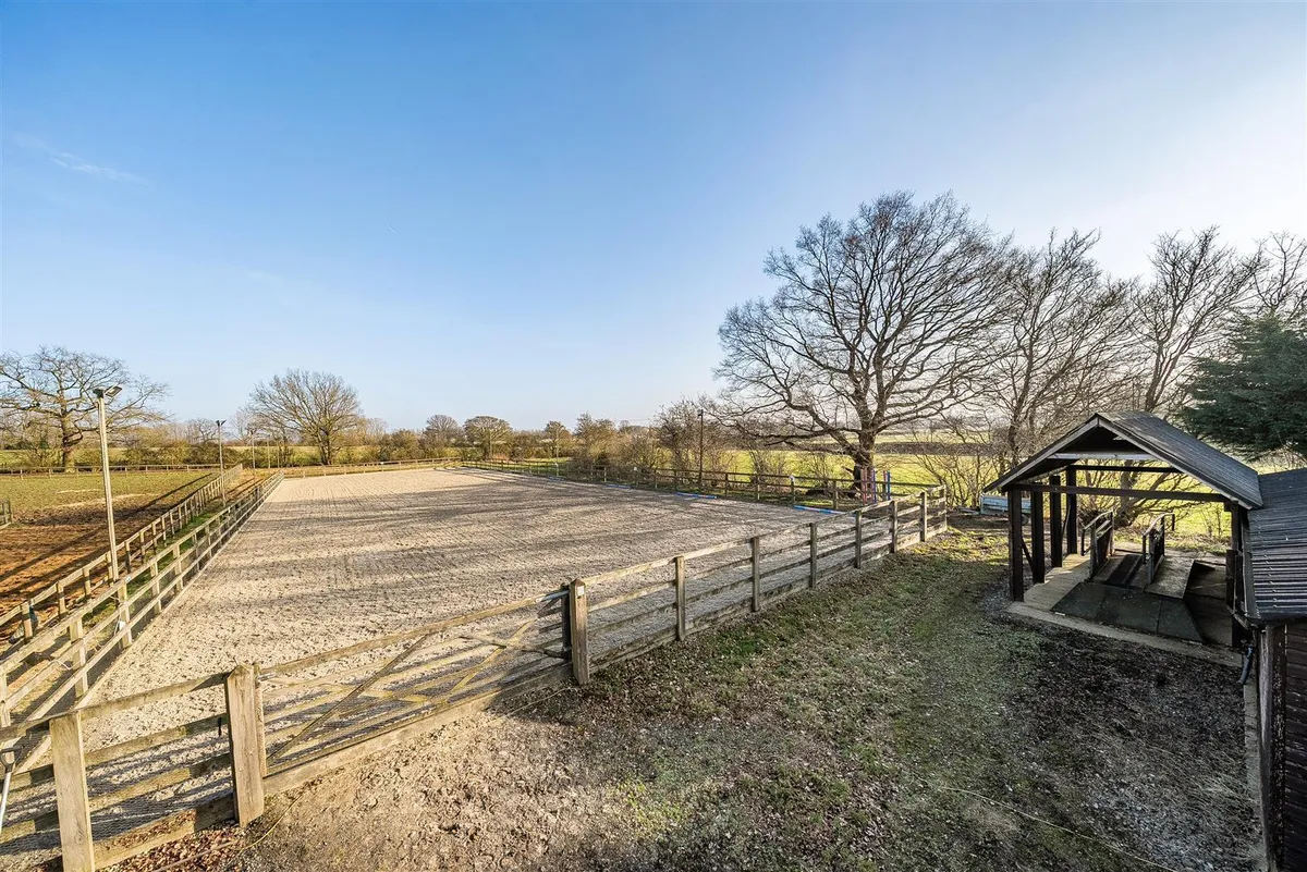 Price Range £1.2m-£1.25m | rural mid Kent