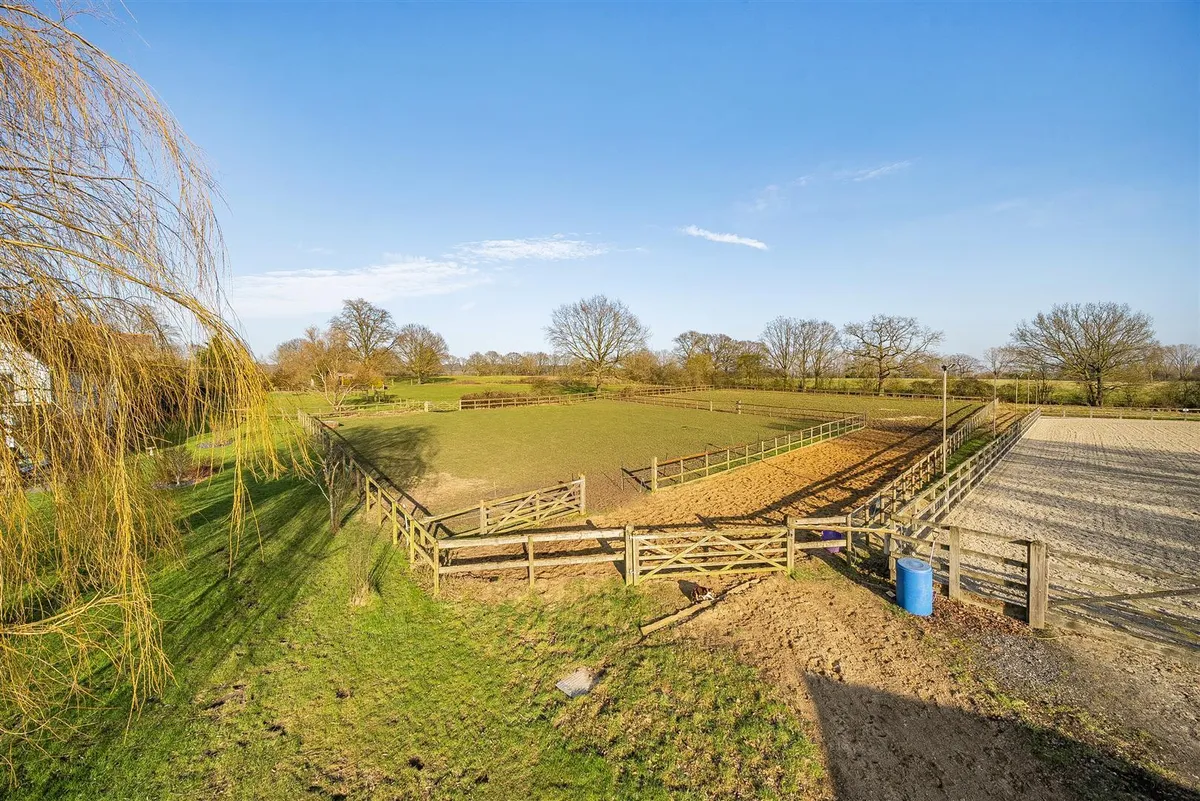 Price Range £1.2m-£1.25m | rural mid Kent