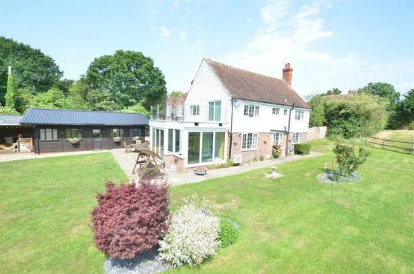 Price Range £1.2m-£1.25m | rural mid Kent