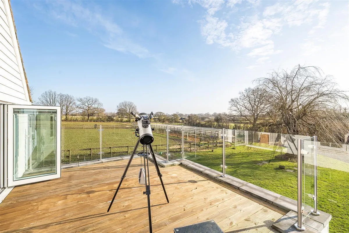 Price Range £1.2m-£1.25m | rural mid Kent