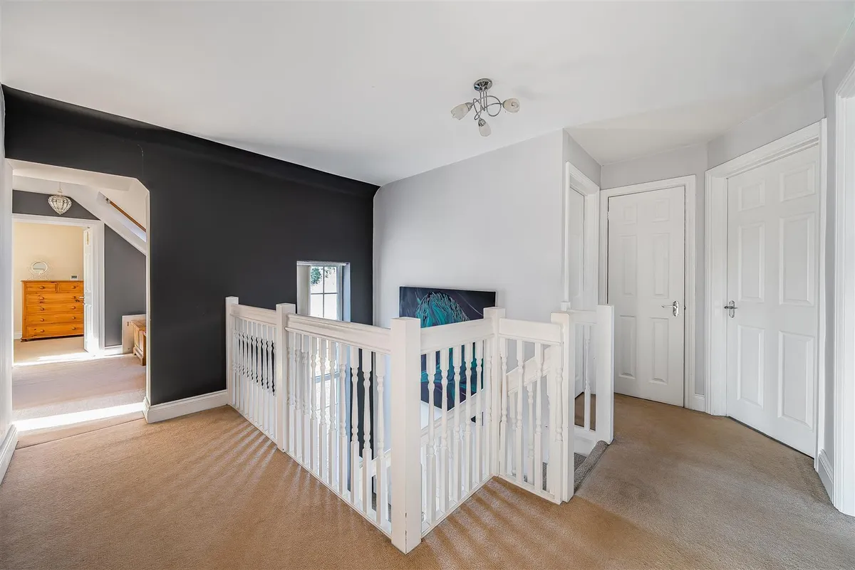 Price Range £1.2m-£1.25m | rural mid Kent