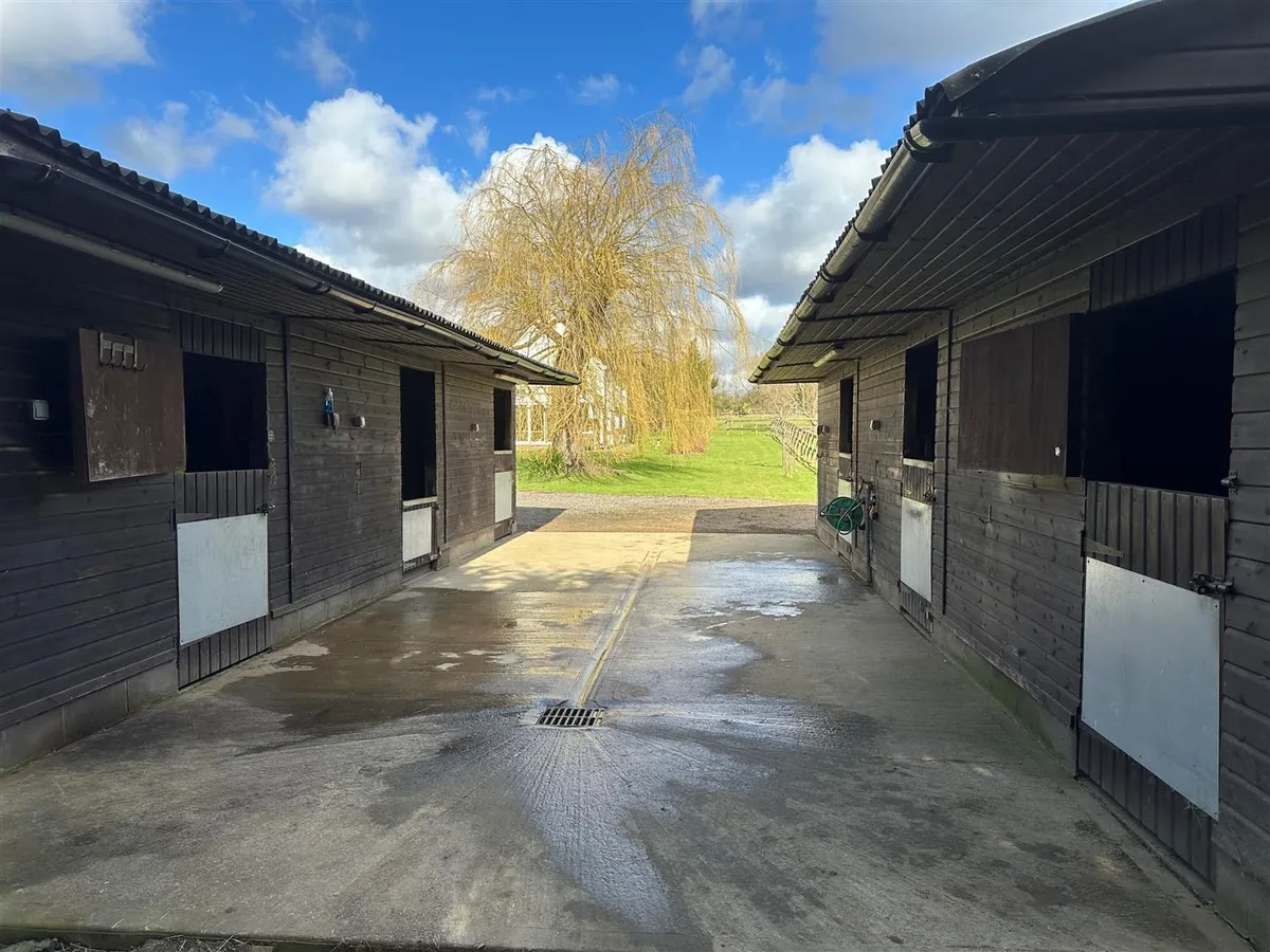 Price Range £1.2m-£1.25m | rural mid Kent