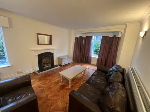 Melrose Court, Penhill Road, Pontcannaphoto