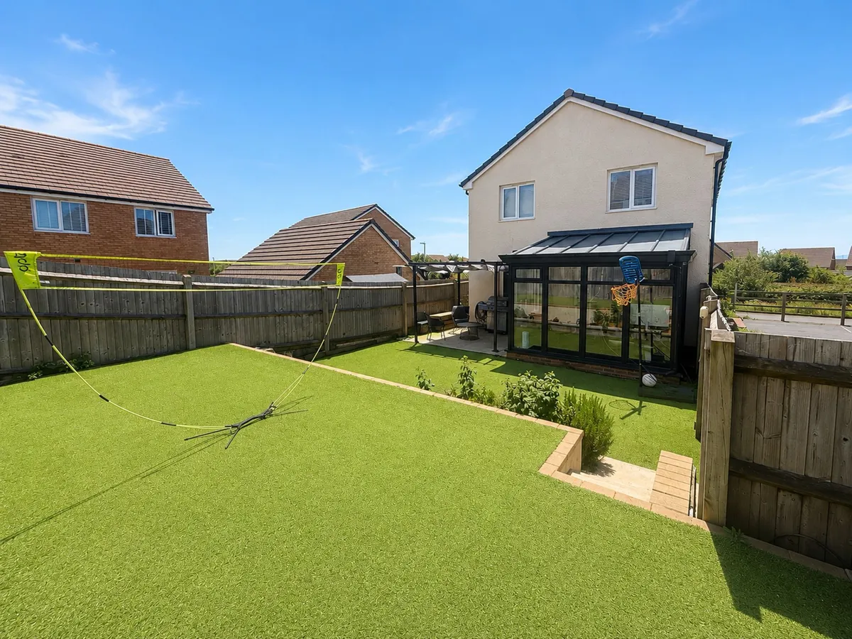 Railway Road, Rhoose CF62