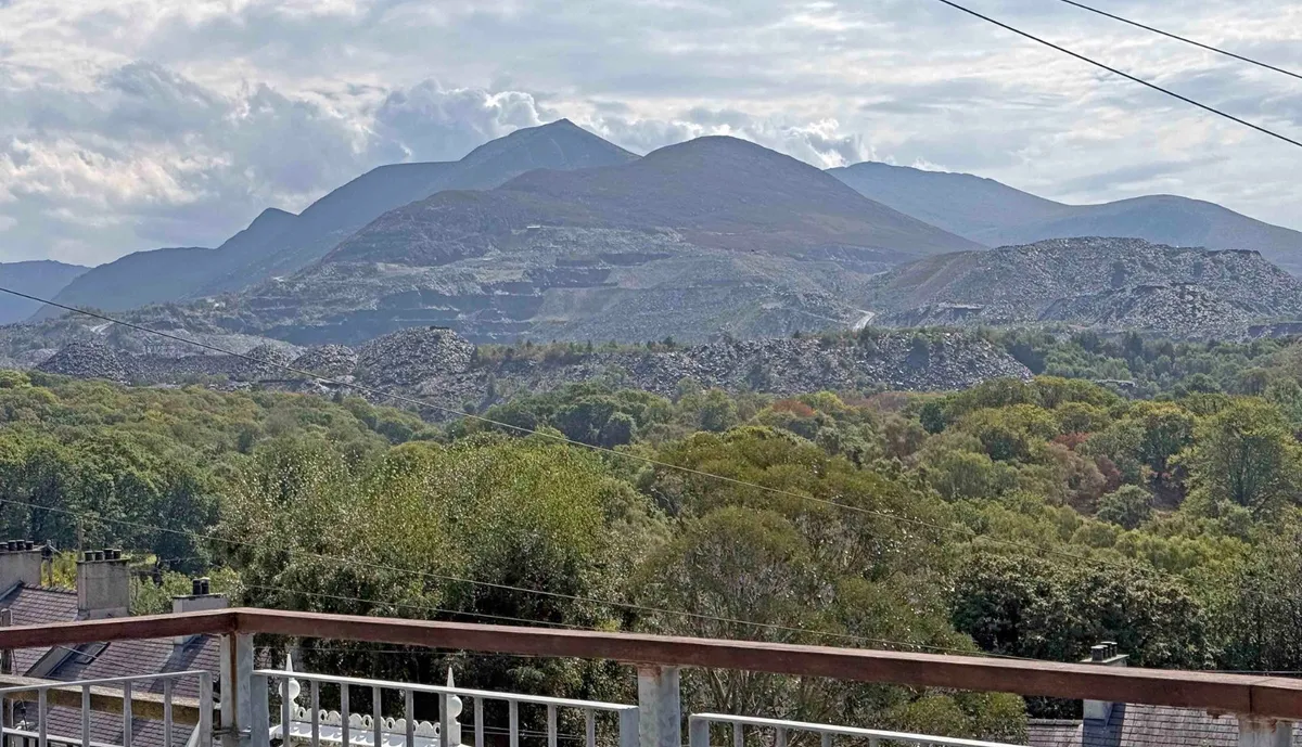 Coetmor Mount, Bethesda, Bangor, Gwynedd, LL57
