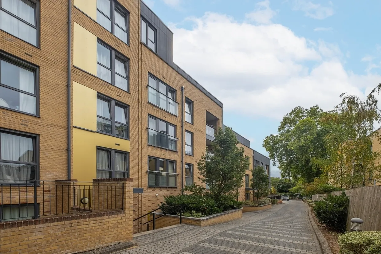 London Road, Isleworth, TW7 photo 1