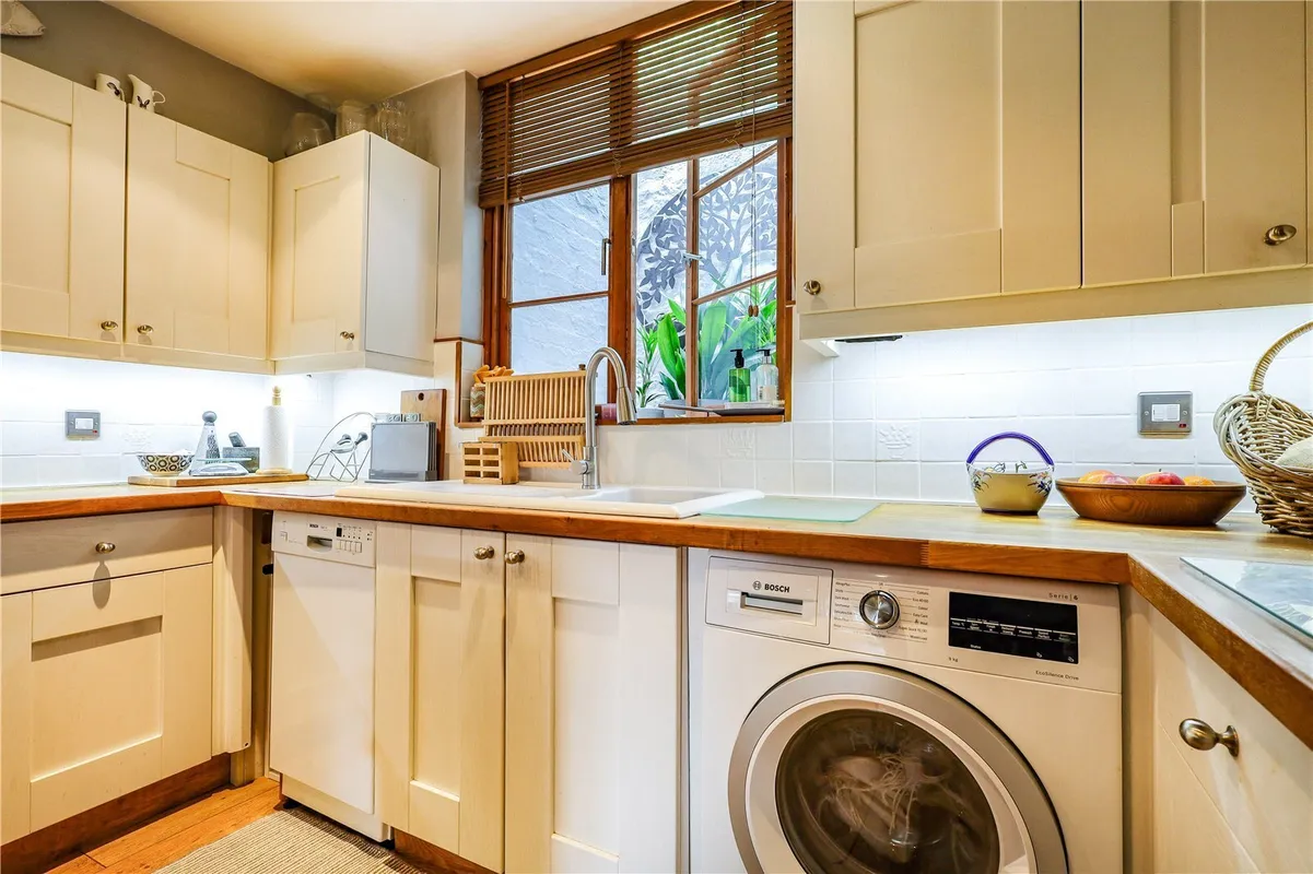 Longmoor Road, Greatham, Liss, Hampshire, GU33