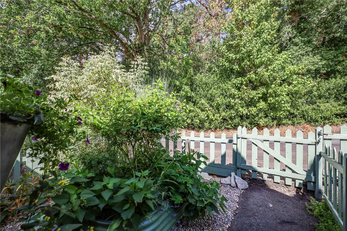 Longmoor Road, Greatham, Liss, Hampshire, GU33