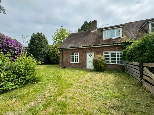 Barnes Lane, Sarisbury Green