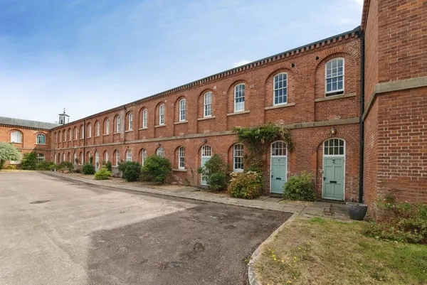 Powderham Walk, Exminster, Exeter, De...