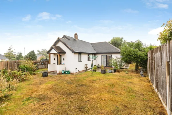 Sussex Gardens, Wrexham, LL11
