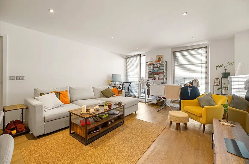 Dickinson Court, EC1V