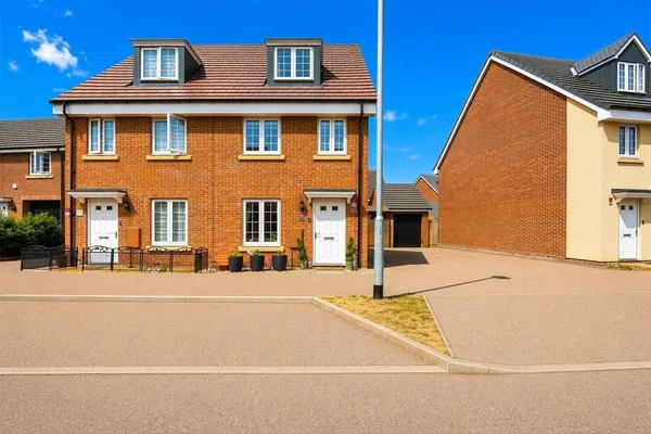 Morpeth Crescent, Houghton Regis, Dun...