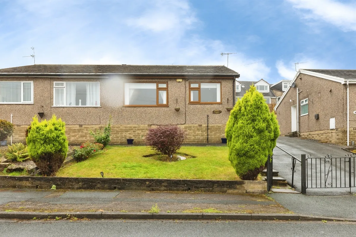 Watty Hall Avenue, BRADFORD