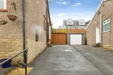 Watty Hall Avenue, BRADFORD