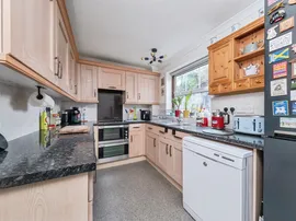 Swift Close, Newport Pagnell thumb 3