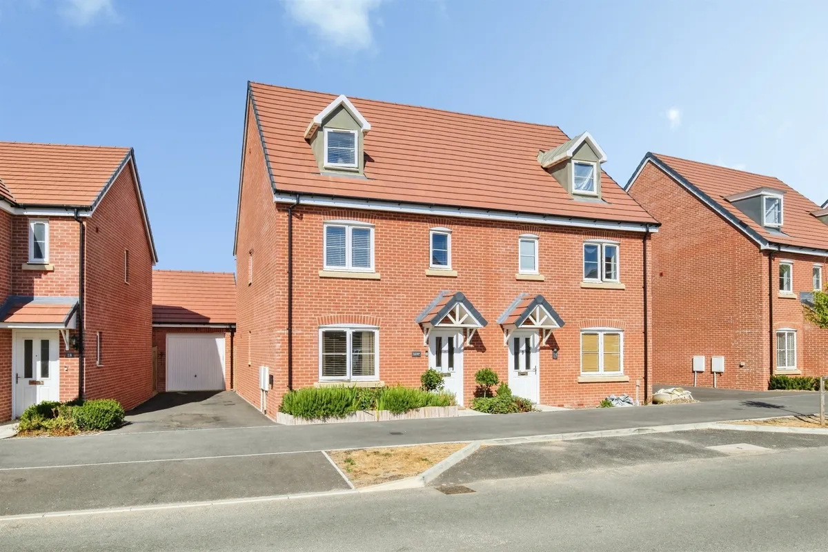 Adlam Way, Salisbury