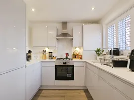 Adlam Way, Salisbury thumb 3