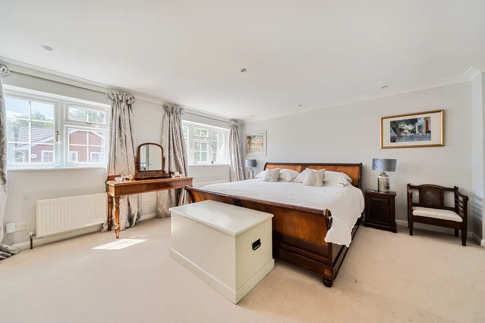Manor Farm Way, Seer Green, HP9 photo 6