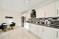 Faircross Avenue, Barking
