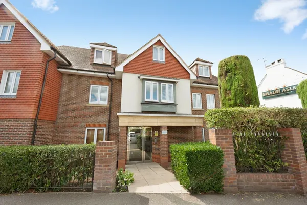 Portsmouth Road, Cobham, Surrey, KT11