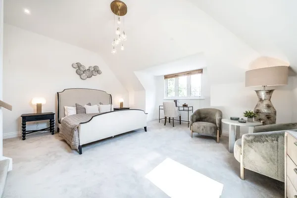 Brooklands Road, Weybridge, KT13 photo 6