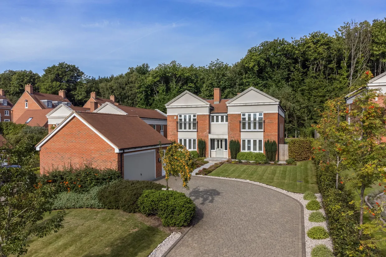 Brackenwood, MIDHURST, GU29 photo 1