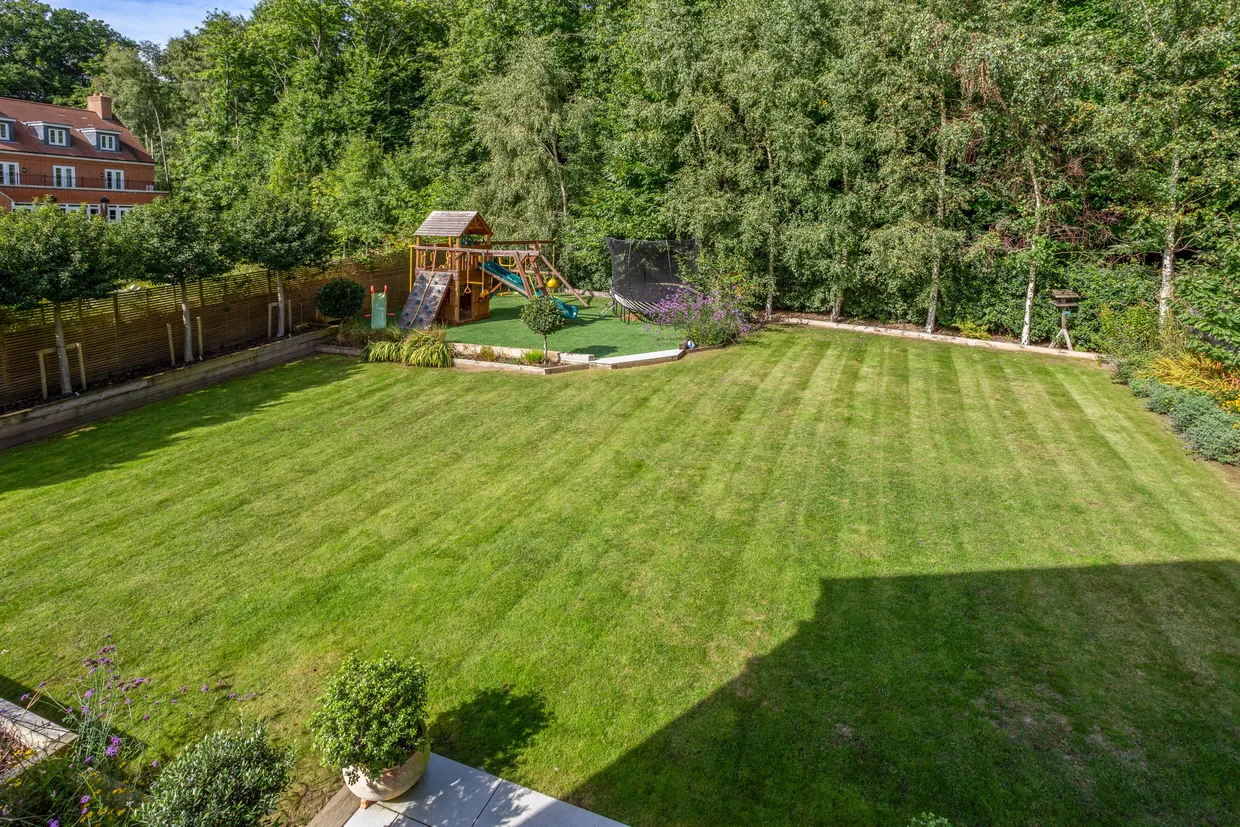 Brackenwood, MIDHURST, GU29 photo 2