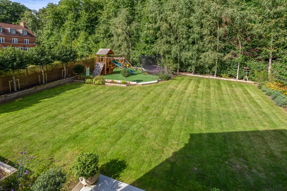 Brackenwood, MIDHURST, GU29 photo 2