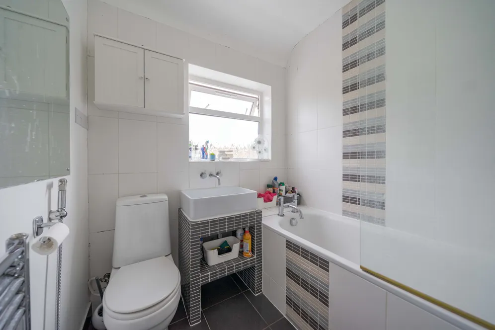 Avalon Road, Ealing, W13 photo 6