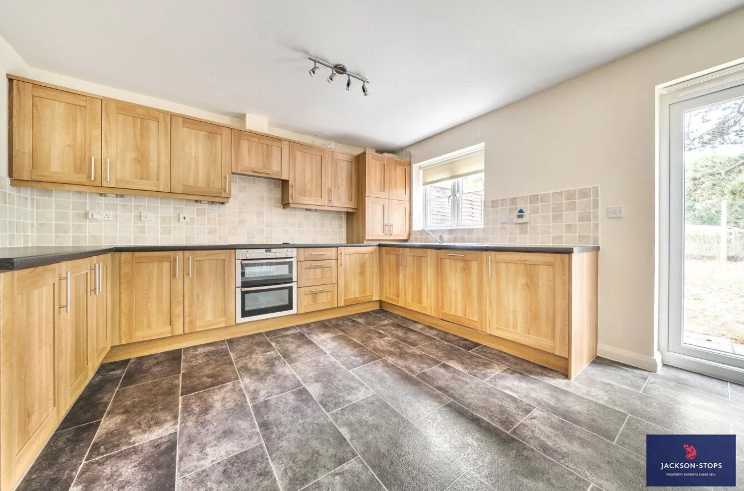 Jeddah Way, Kennett, CB8 photo 2